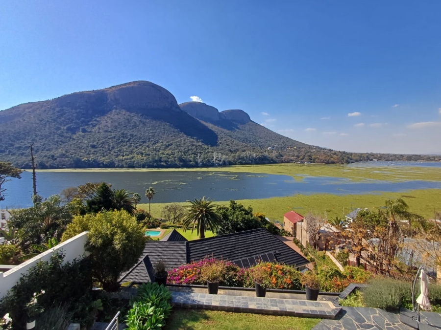 4 Bedroom Property for Sale in Kosmos North West